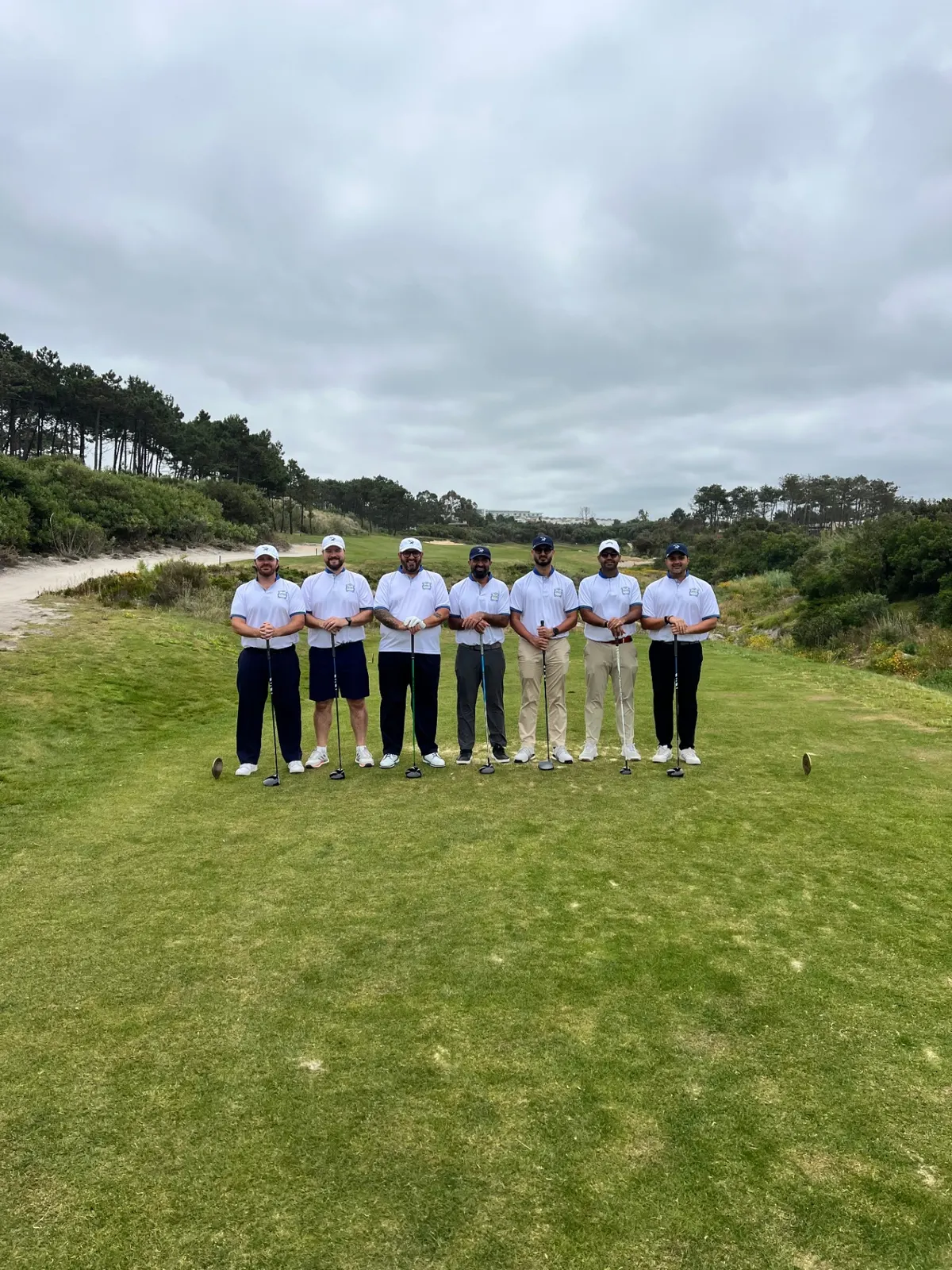 Team photo on the tee